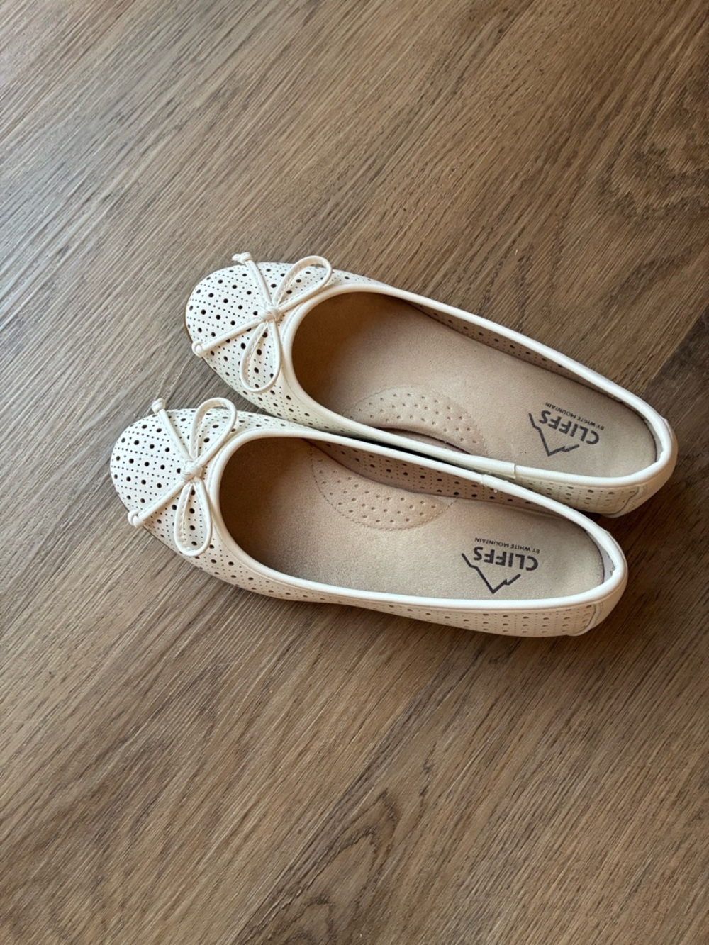 Cliffs by WHITE MOUNTAIN Perforated Cream Ballet Flats with Bow